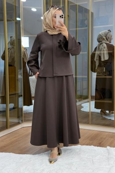 Çiçek Broş Detaylı Scuba Etekli Takım Kahverengi