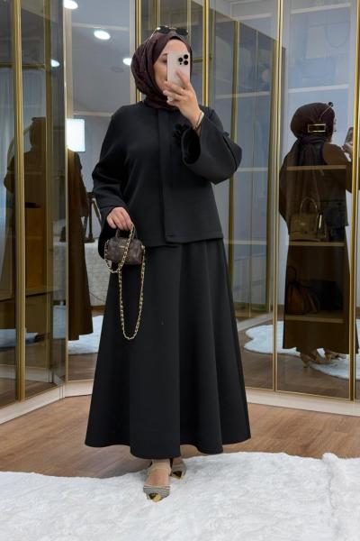 Çiçek Broş Detaylı Scuba Etekli Takım Siyah