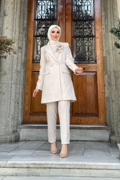 Gül Detaylı Ceketli Takım