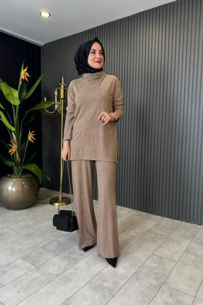 Balıkçı Yaka Kristal Detaylı Triko Takım