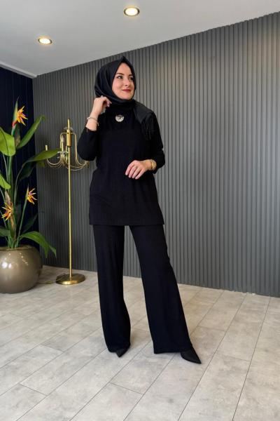 Balıkçı Yaka Kristal Detaylı Triko Takım