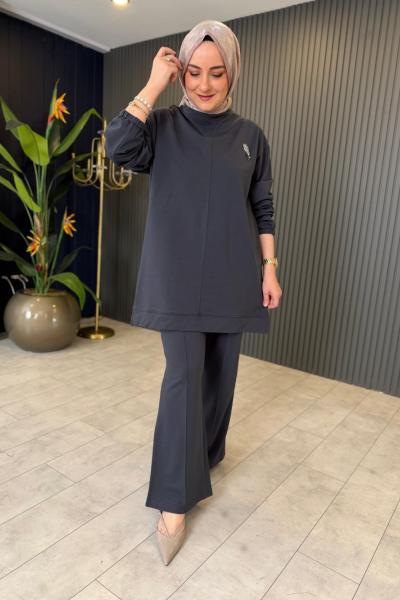 Broş Detaylı Rahat Pantolon Takım