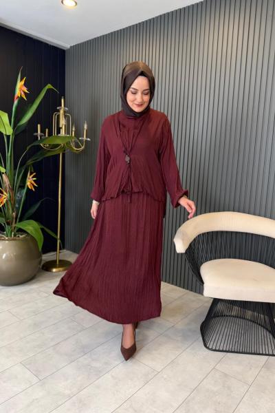 Broş Detaylı Plisoley Etekli Takım