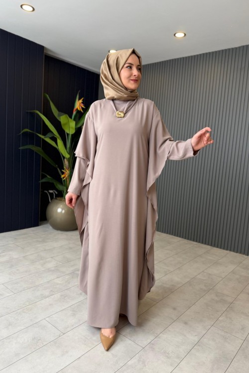 Broş Detaylı Dubai Elbise