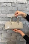 Charm Detaylı Baget Çanta