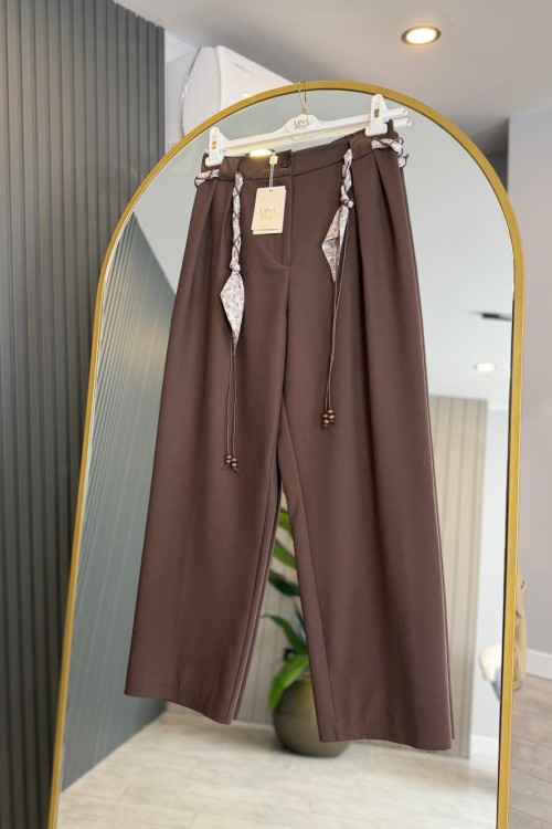 Kemeri Fular Detaylı Pantolon