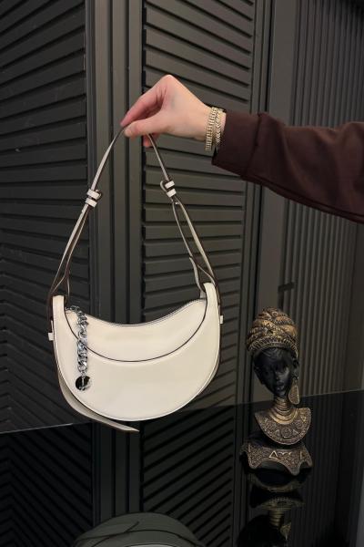 Metal Aksesuarlı Oval Çanta