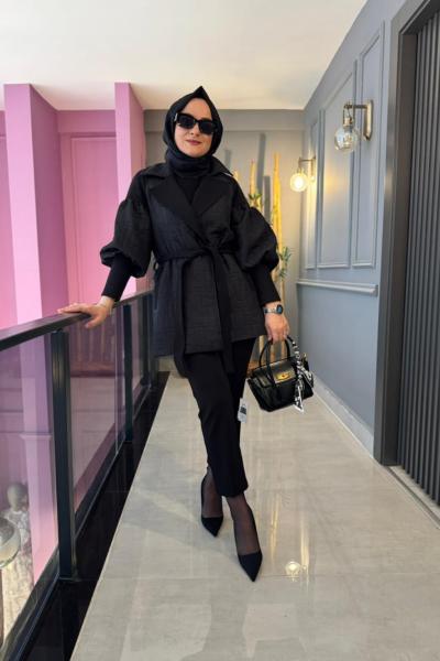 Omuzu Ve Kolu Ribana Detaylı Kısa Ceket