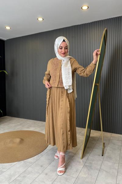 Önü Güpür Eteği Şeritli Takım