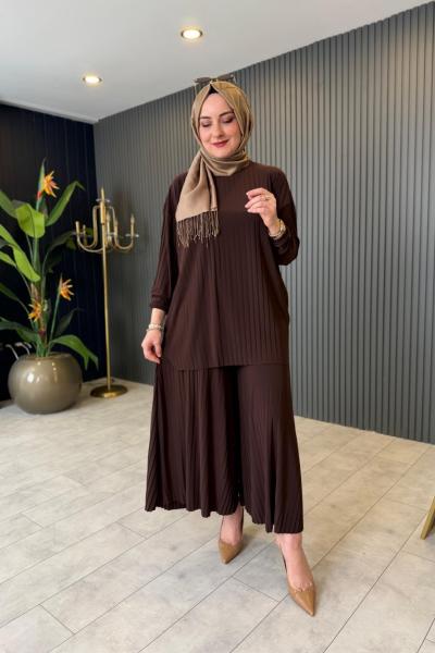 Piliseli Pantolonlu Takım Kahverengi