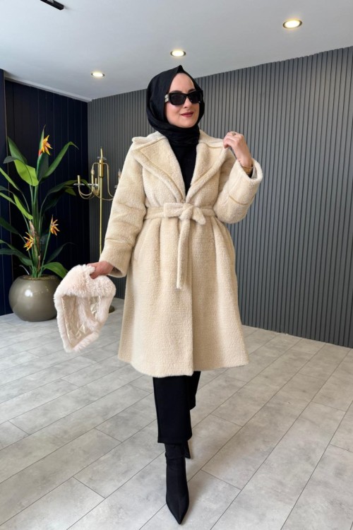 Yaka Kürk Detaylı Kaban
